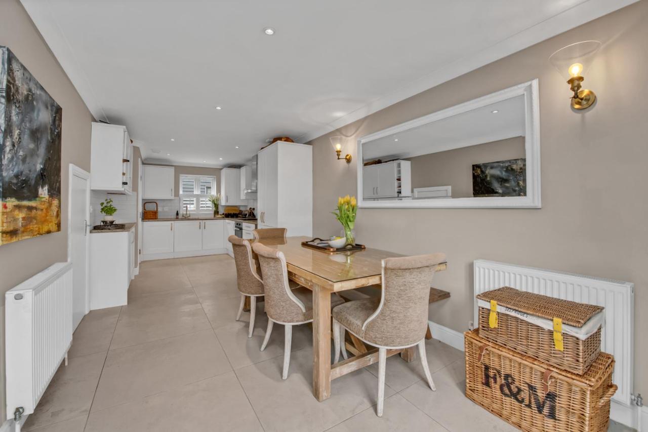 Stylish 3 Bedroom Townhouse For 5 Guests, Set In The Medieval Grid With Off Street Parking Bury St. Edmunds Экстерьер фото