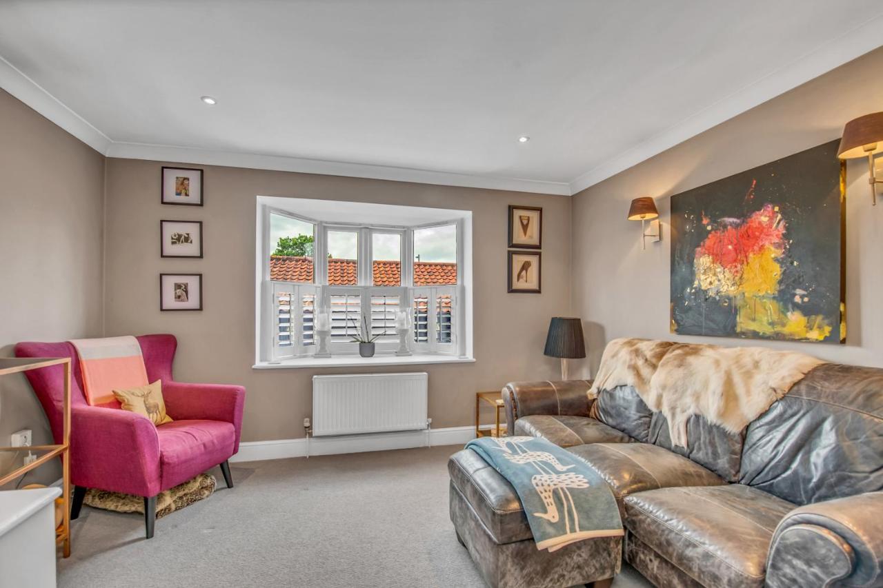Stylish 3 Bedroom Townhouse For 5 Guests, Set In The Medieval Grid With Off Street Parking Bury St. Edmunds Экстерьер фото