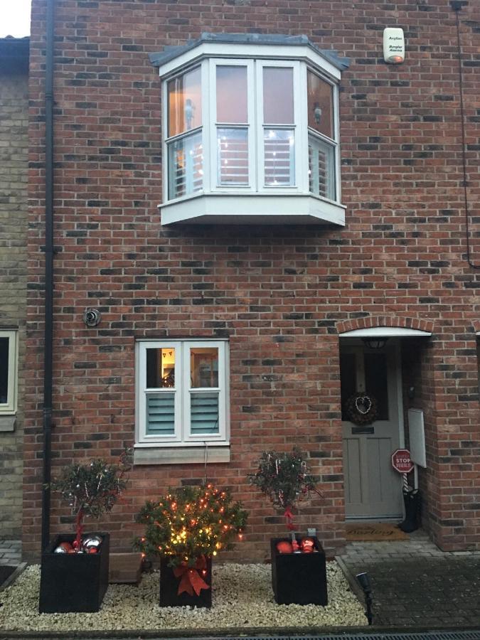 Stylish 3 Bedroom Townhouse For 5 Guests, Set In The Medieval Grid With Off Street Parking Bury St. Edmunds Экстерьер фото