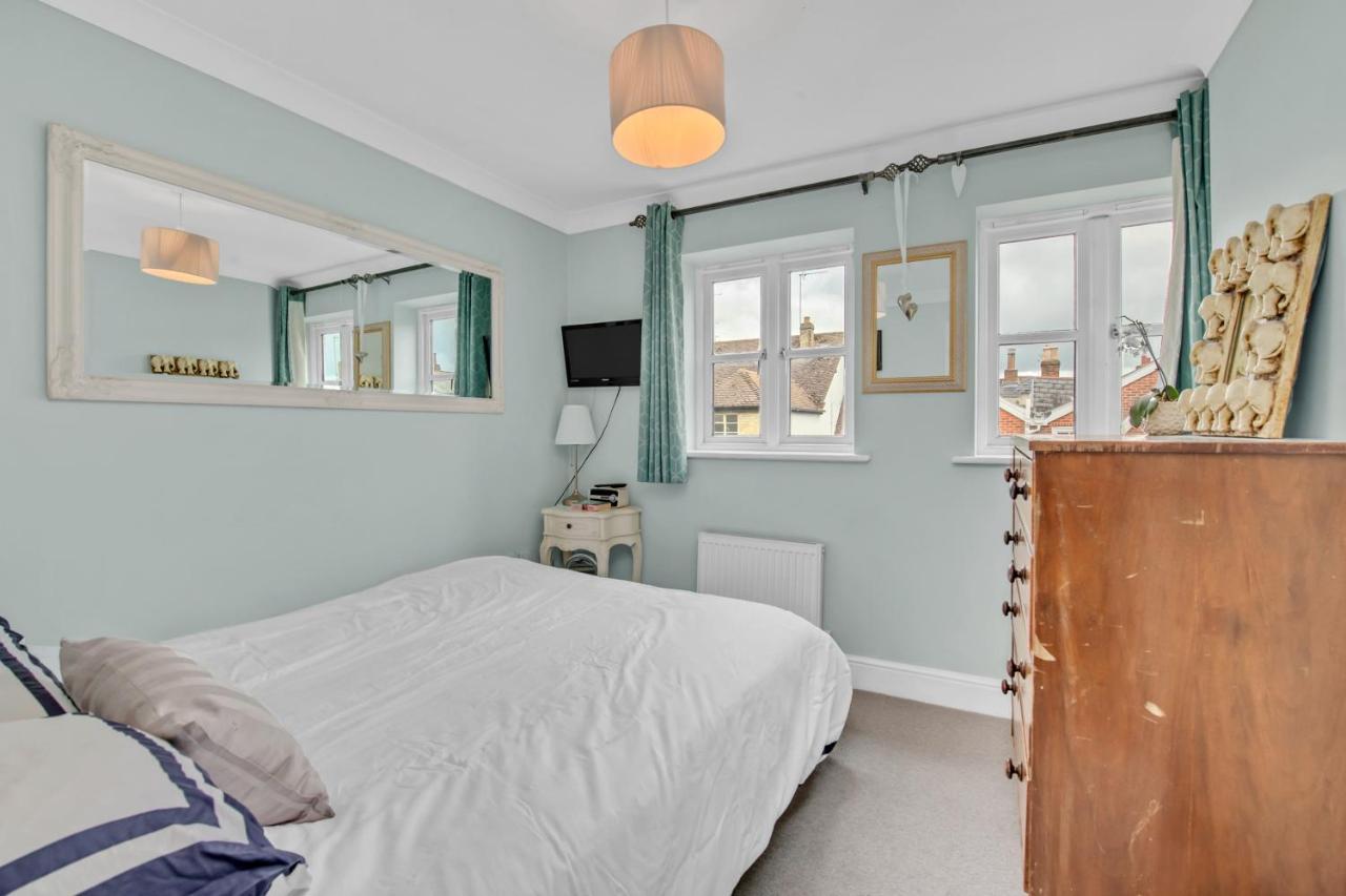 Stylish 3 Bedroom Townhouse For 5 Guests, Set In The Medieval Grid With Off Street Parking Bury St. Edmunds Экстерьер фото